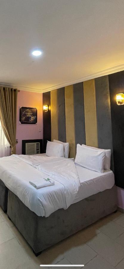 Alluring View Hotel - Allen Avenue Lagos Ngoại thất bức ảnh